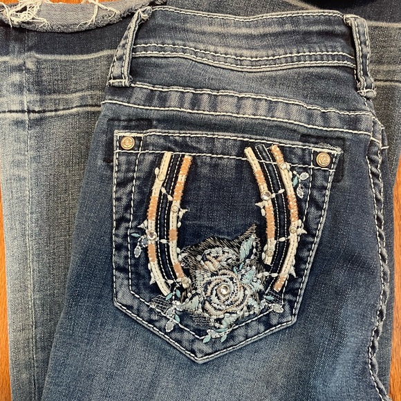 Grace in LA Women's Western Horseshoe Rose Embroidered Bootcut Stretch Jeans 27 - Picture 8 of 11